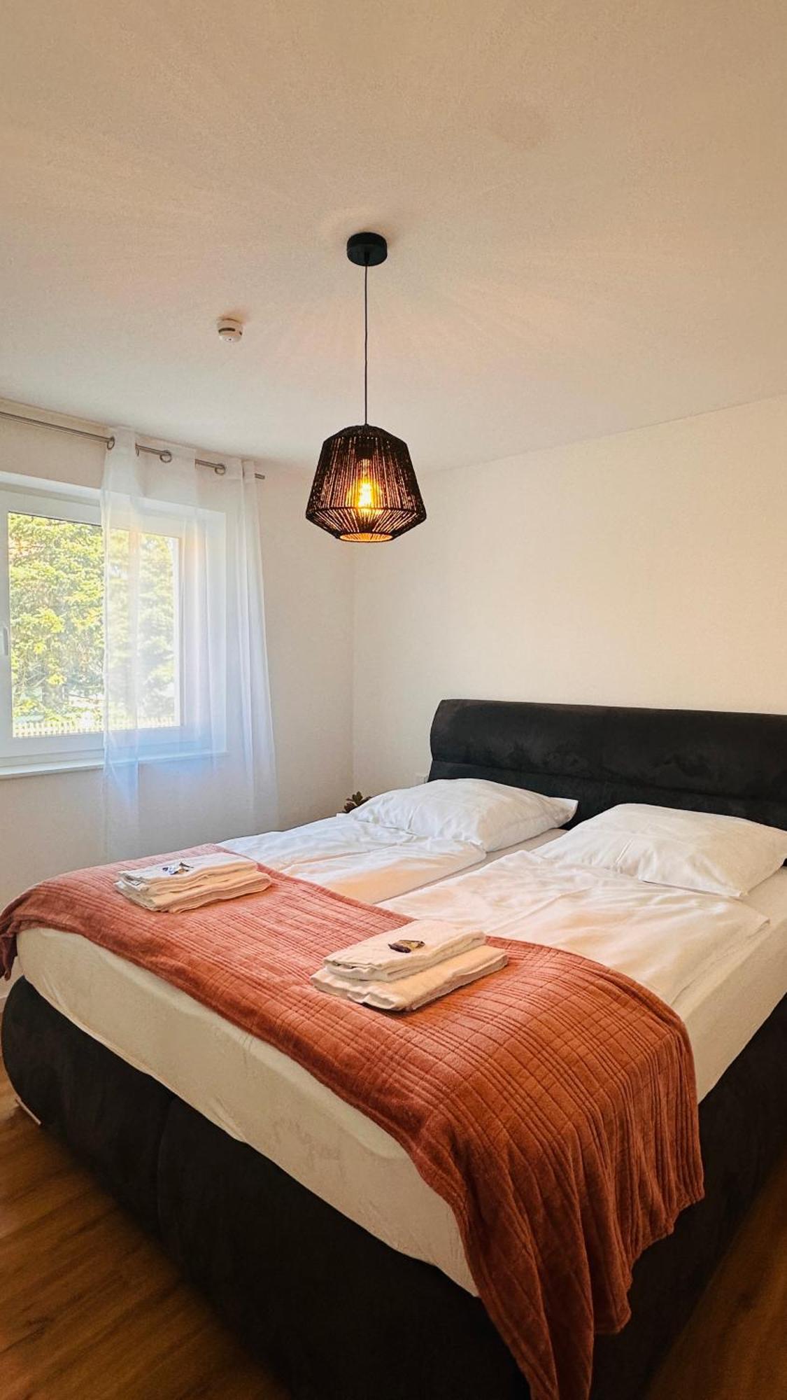 Amao-Pearl I Comfort Suite I 94Qm I Kingsize-Bett I Exklusiv Mit Balkon & Tiefgarage I Aufzug Offenburg Buitenkant foto