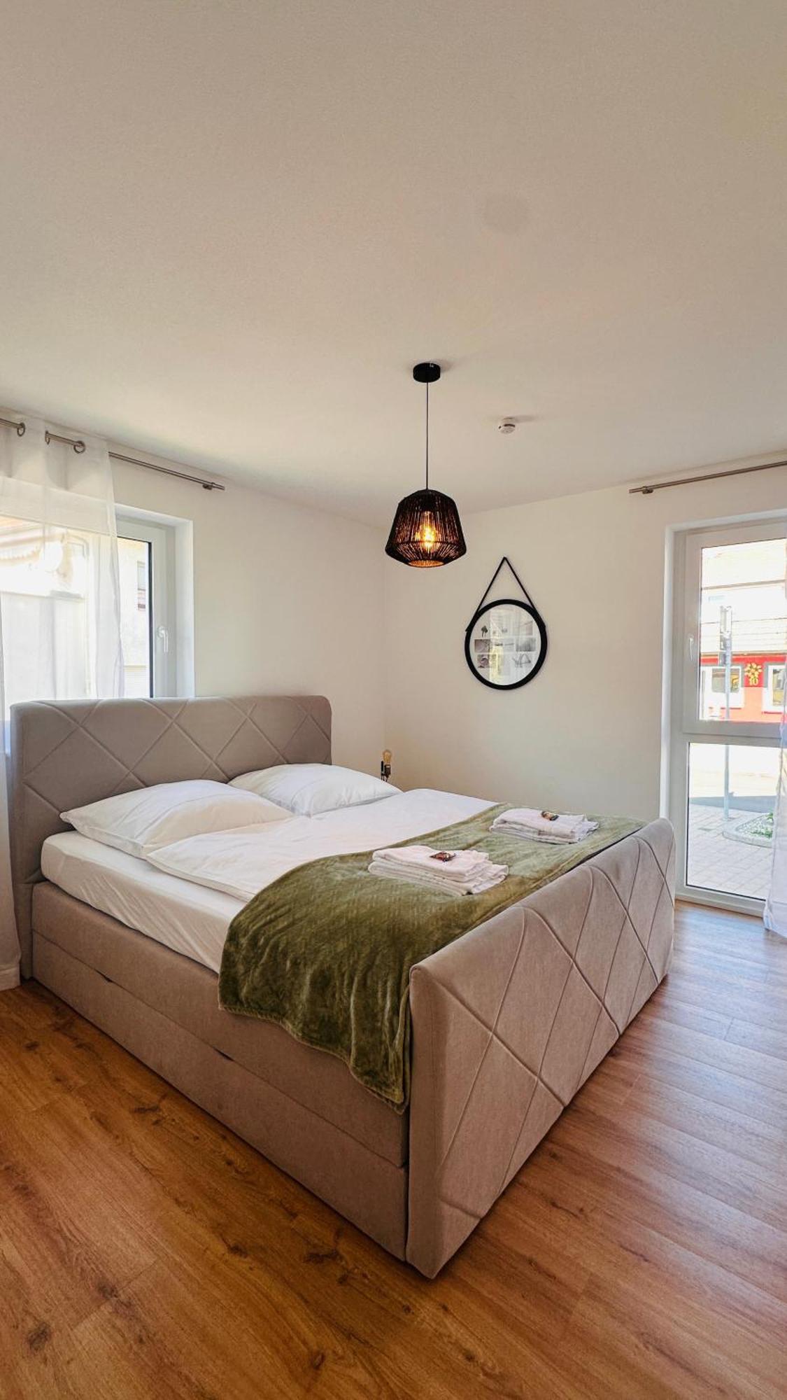 Amao-Pearl I Comfort Suite I 94Qm I Kingsize-Bett I Exklusiv Mit Balkon & Tiefgarage I Aufzug Offenburg Buitenkant foto